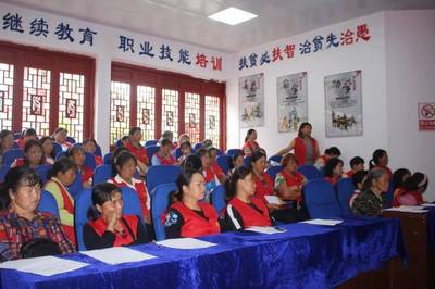 【新市民·追夢(mèng)橋】六月別樣紅 全國(guó)農(nóng)村青年致富帶頭人李春學(xué)進(jìn)“夜?！敝β殬I(yè)技能培訓(xùn)