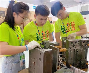 深圳寶安產品零件編程培訓學?？诒馕?如何選擇優質的職業技能培訓機構